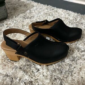 Ugg Women's Lanni Leather Clogs In Black Slingback Heel size 7